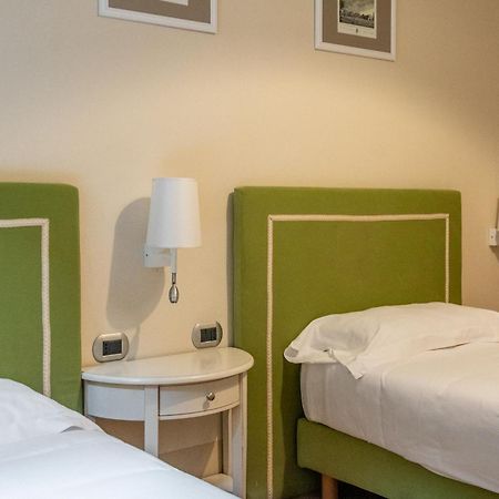Casa Isolani Luxury Rooms Piazza Maggiore Bolonia Exterior foto