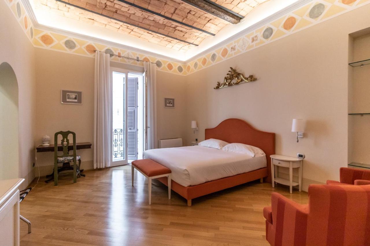 Casa Isolani Luxury Rooms Piazza Maggiore Bolonia Exterior foto