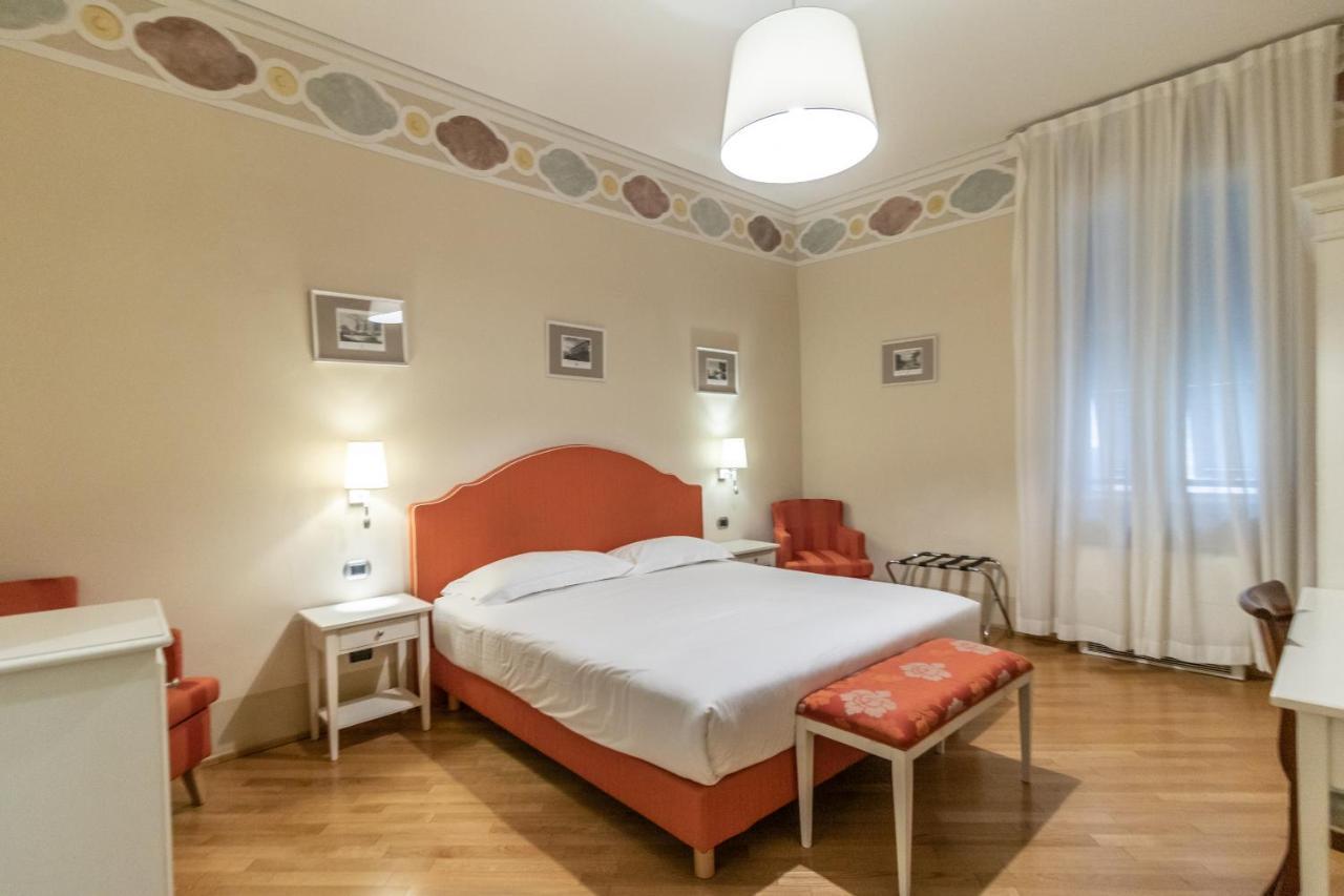 Casa Isolani Luxury Rooms Piazza Maggiore Bolonia Exterior foto