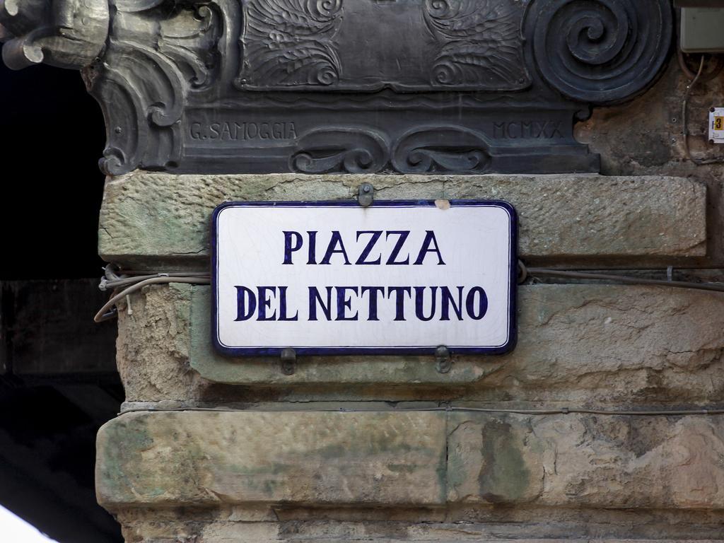 Casa Isolani Luxury Rooms Piazza Maggiore Bolonia Exterior foto