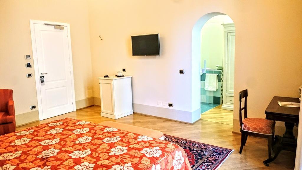 Casa Isolani Luxury Rooms Piazza Maggiore Bolonia Exterior foto